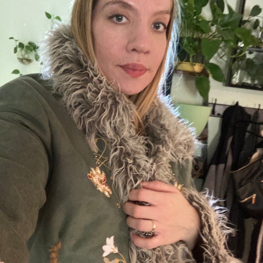 Tree of Life Women's Green Faux Fur Trim Embroidered Coat - Picture 6 of 9